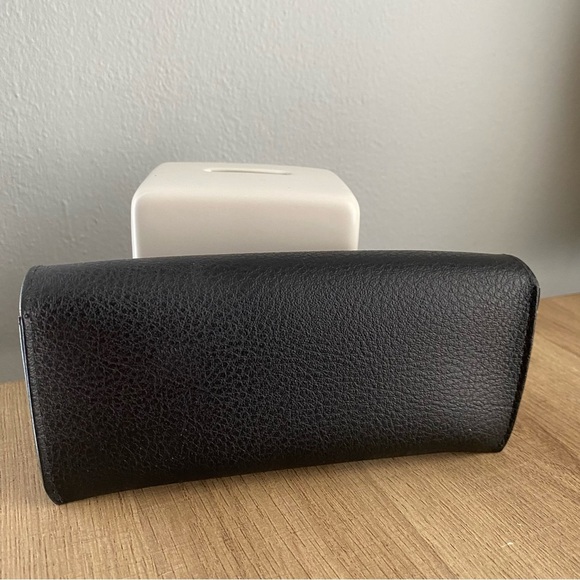 Ray-Ban Black Case - Picture 3 of 4